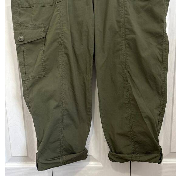 Chicos Army Green Rolled Cuff Cropped Cargo Pants Size 2/12 - Picture 4 of 8